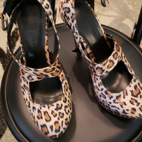 Shoes - Picture 2 of 3